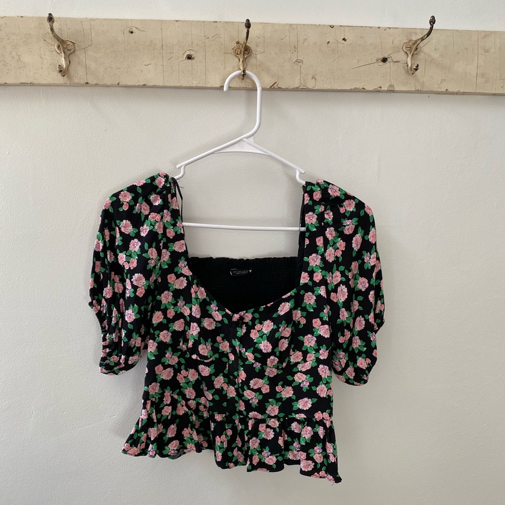 Cropped puff sleeve top